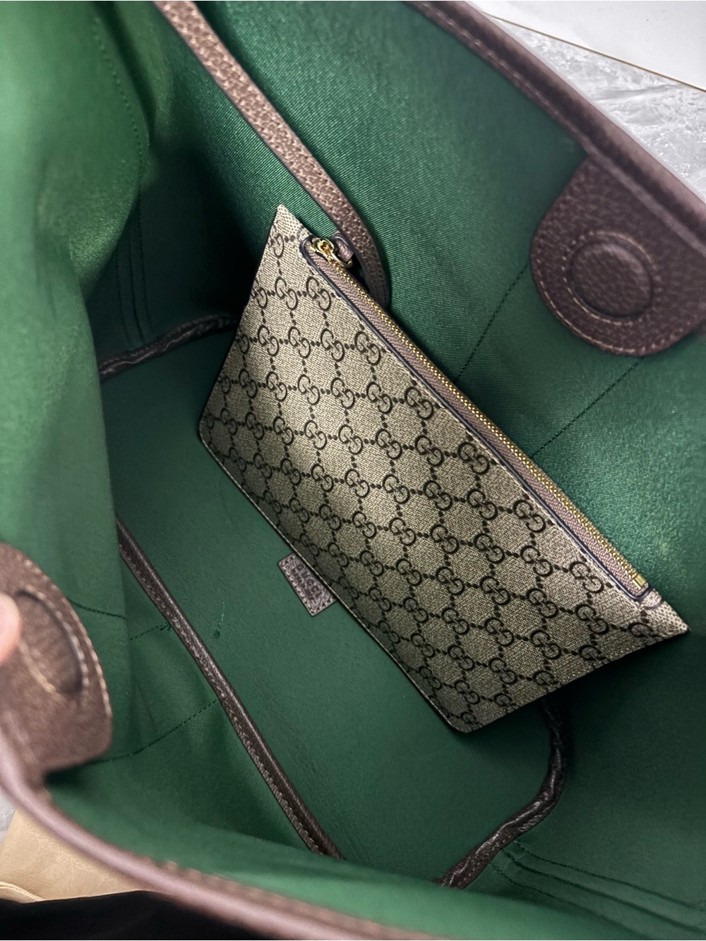 Gucci Beige GG Canvas Shoulder Bag with Brown Trim and Green-Red Web - Picture 4 of 5